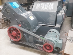 pc400*300小型錘式破碎機發(fā)貨_發(fā)往內(nèi)蒙古_破碎煤渣